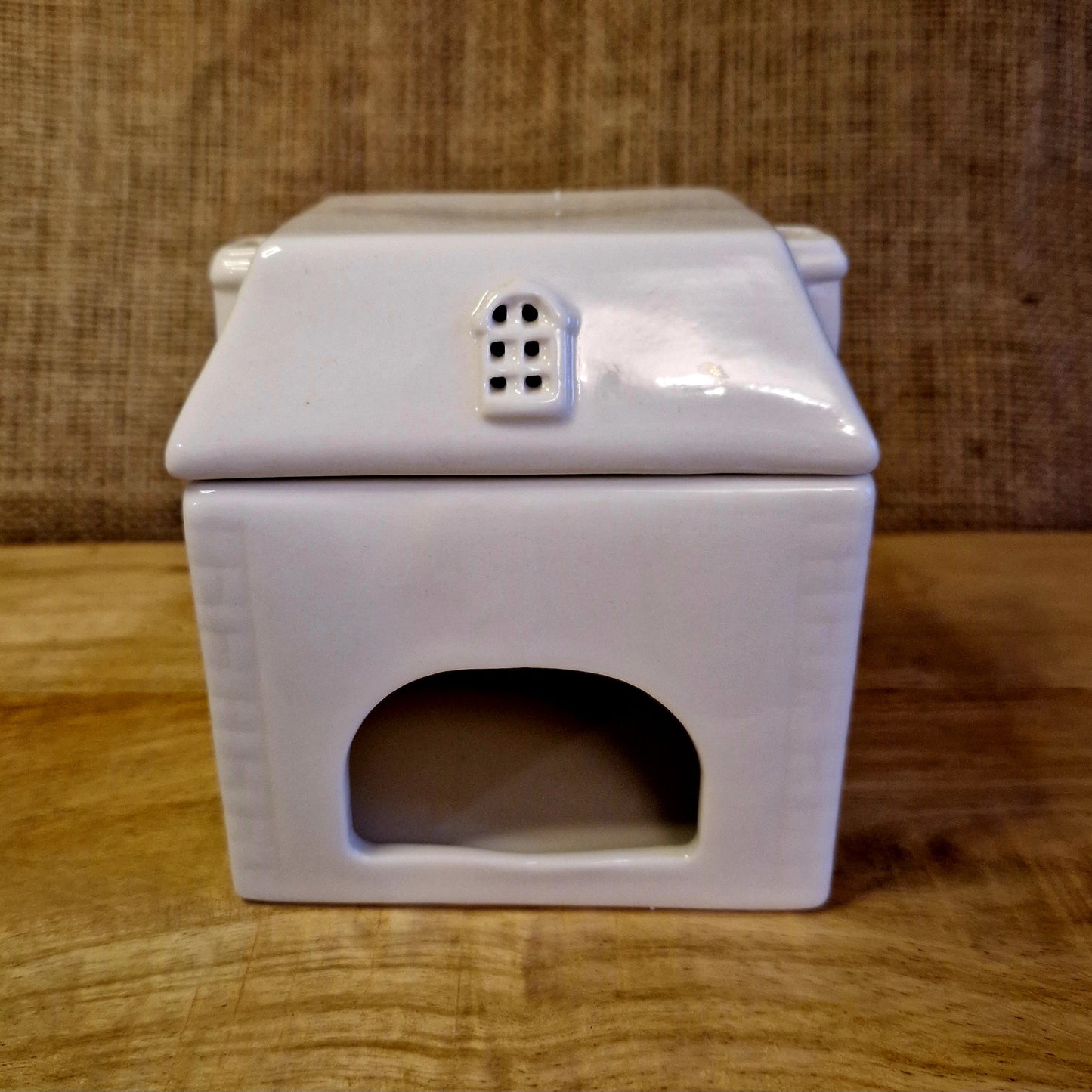 Classic White House Wax/Oil Burner