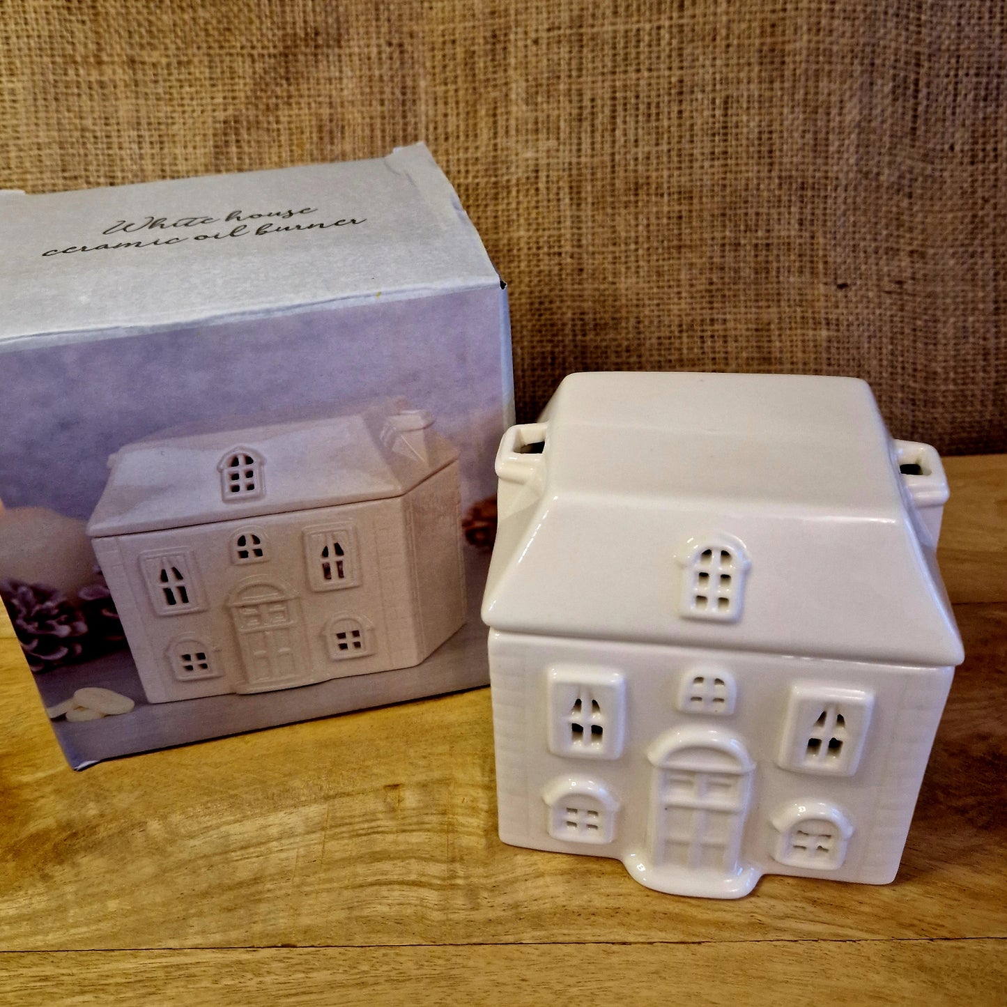 Classic White House Wax/Oil Burner
